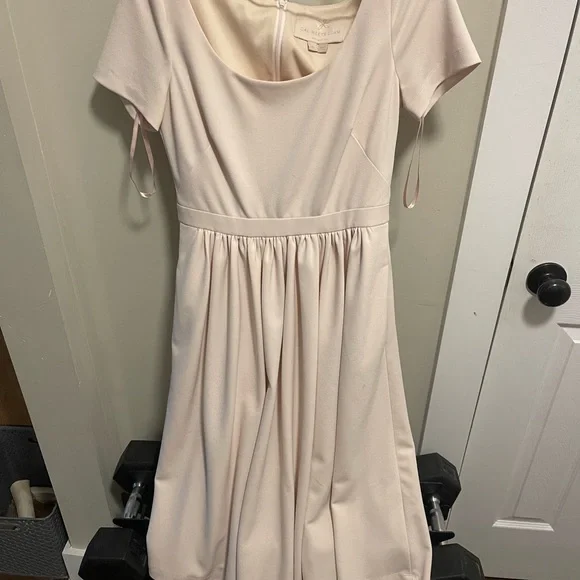 Gal Meets Glam Elegant Cream Midi Dress - Picture 2 of 3